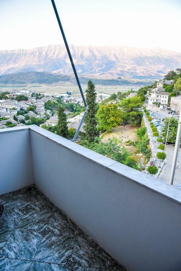 Hotel Sofra Gjirokastër Екстериор снимка